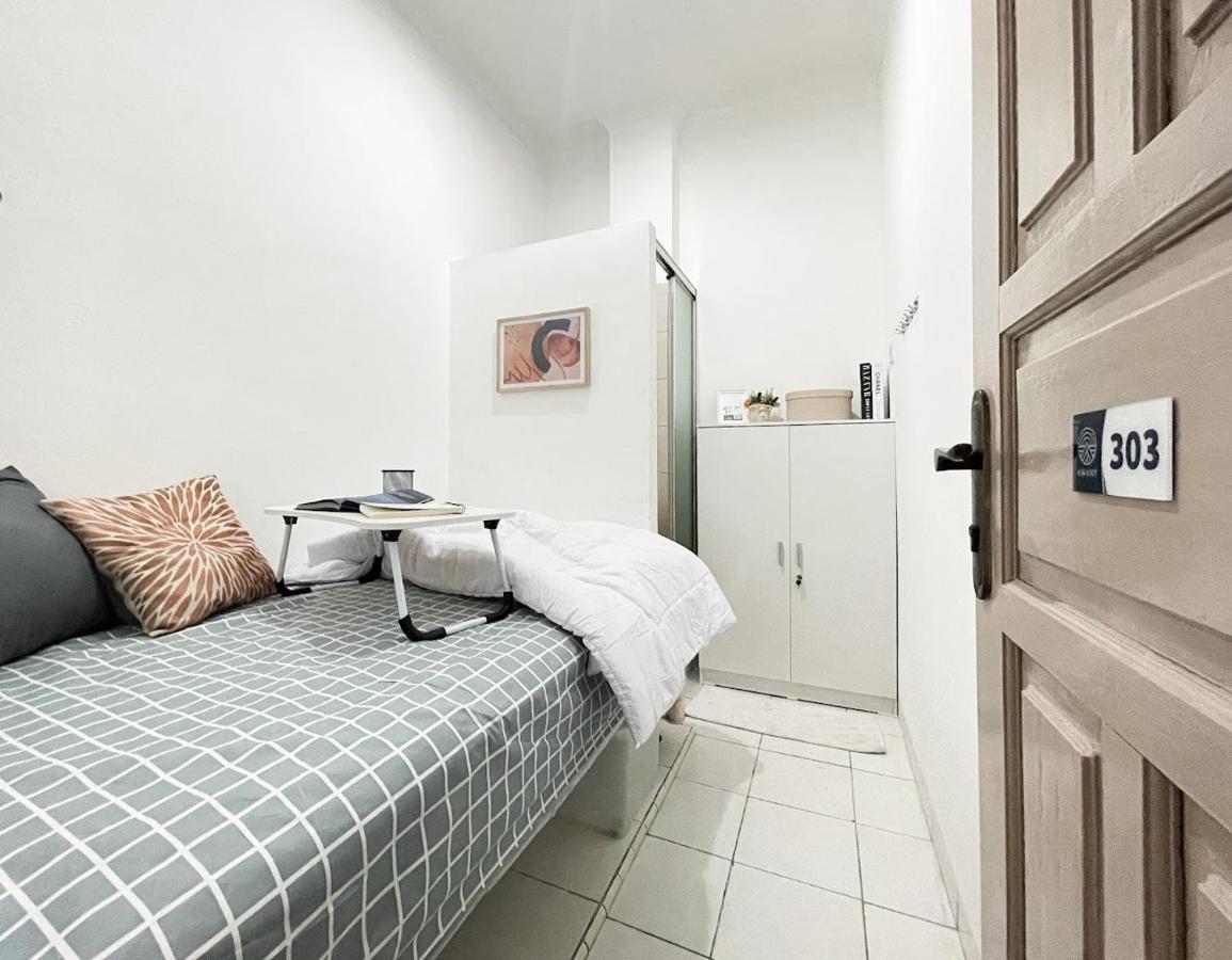 Kos Awany Coliving Hostel Jakarta Exterior photo